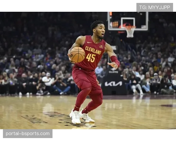 骑士米切尔脚踝管理：核心后卫旧伤对季后赛高强度系列赛的战术权重与轮换影响